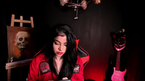 Snapshot of laurenrousexx chatting on January 17, 2025, 4:49 am LAUREN INDEPENDENT MODEL HELP ME REACH 100 LIKES PLS online show from January 17, 2025, 4:49 am