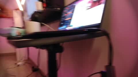 Lauren Saenz online show from May 19, 2026, 12:00 pm
