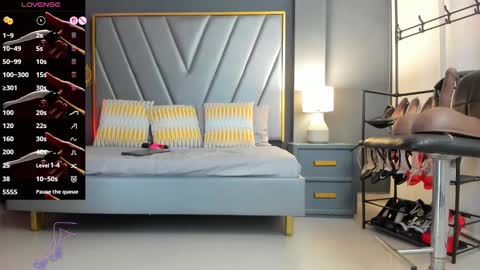 LAUREN My schedule 1400 - 2200 GMT -5 online show from October 28, 2025, 7:38 pm