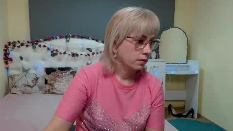 Lauren online show from March 16, 2026, 6:17 am