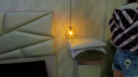 Laurent online show from December 17, 2025, 10:32 am