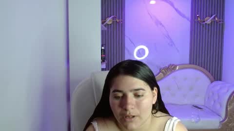 Snapshot of laurha_ chatting on June 1, 2026, 7:48 pm laura online show from June 1, 2026, 7:48 pm