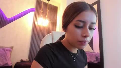 Snapshot of laurin_clauz chatting on February 20, 2025, 3:41 pm Lau online show from February 20, 2025, 3:41 pm