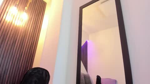 Snapshot of laurin_clauz chatting on February 25, 2025, 9:46 pm Lau online show from February 25, 2025, 9:46 pm