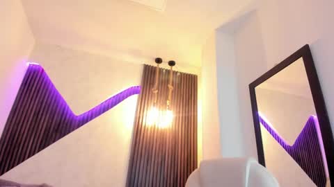 Snapshot of laurin_clauz chatting on February 26, 2025, 3:41 pm Lau online show from February 26, 2025, 3:41 pm