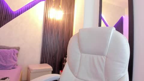 Snapshot of laurin_clauz chatting on February 27, 2025, 6:42 pm Lau online show from February 27, 2025, 6:42 pm
