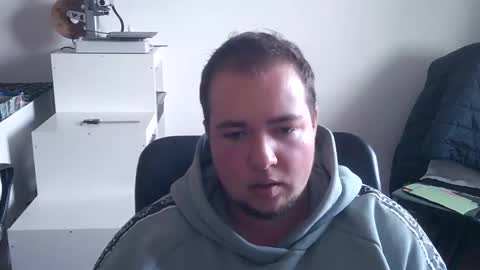 laurin_ftm online show from November 11, 2025, 1:44 pm