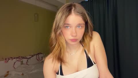 Snapshot of laurineleconey chatting on March 2, 2026, 11:06 am Bella online show from March 2, 2026, 11:06 am