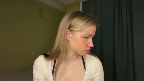 Bella online show from April 10, 2026, 6:18 am