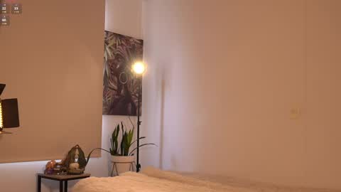 Snapshot of laurita_4 chatting on February 10, 2025, 1:11 pm laurita_4 online show from February 10, 2025, 1:11 pm