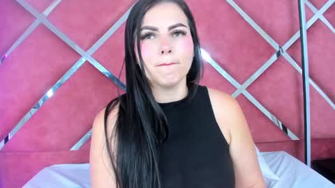 Snapshot of lauryjonson_ chatting on January 15, 2025, 10:57 pm LauryJonson  online show from January 15, 2025, 10:57 pm