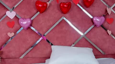 Snapshot of lauryjonson_ chatting on February 14, 2025, 8:05 pm LauryJonson  online show from February 14, 2025, 8:05 pm