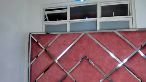 Snapshot of lauryjonson_ chatting on March 2, 2025, 12:20 am LauryJonson  online show from March 2, 2025, 12:20 am