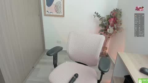 Lauryn online show from October 9, 2025, 5:33 pm