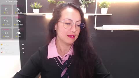 Laury  online show from April 16, 2026, 9:39 pm