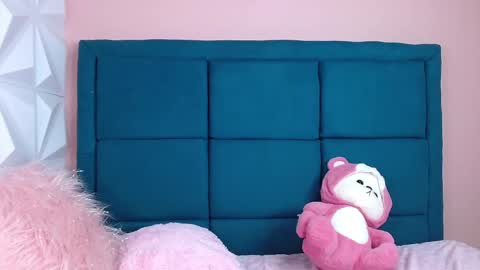 Snapshot of laurynjeffers chatting on March 7, 2025, 4:00 pm LaurynJeffers online show from March 7, 2025, 4:00 pm