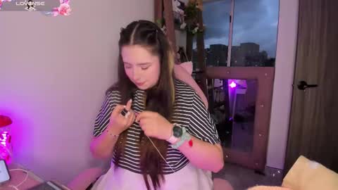          online show from September 18, 2025, 10:56 pm