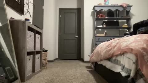 Snapshot of lavender_lulu chatting on January 15, 2025, 6:33 am Little Lulu online show from January 15, 2025, 6:33 am