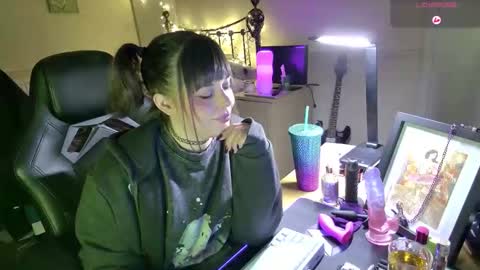 Lavenderrzz online show from February 2, 2026, 3:33 pm