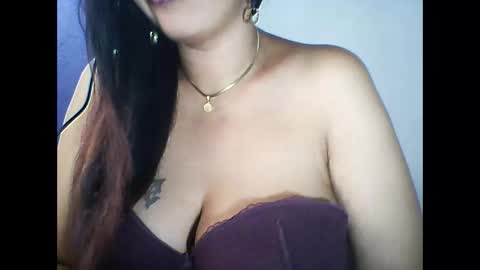 layanah12 online show from April 15, 2026, 1:51 pm