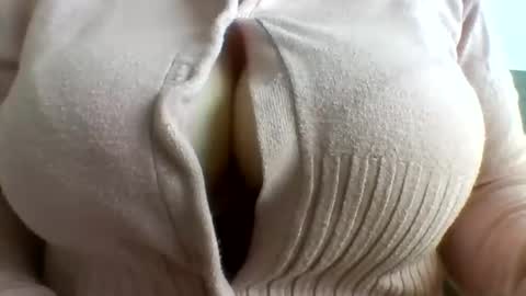 layannalea online show from December 21, 2025, 9:00 pm