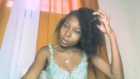 layannek online show from October 13, 2025, 2:55 am