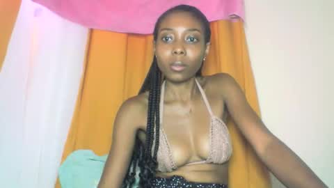 layannek online show from November 18, 2025, 8:41 am