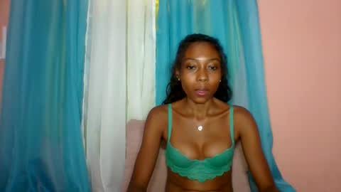 Snapshot of layannek chatting on June 23, 2026, 5:05 am layannek online show from June 23, 2026, 5:05 am