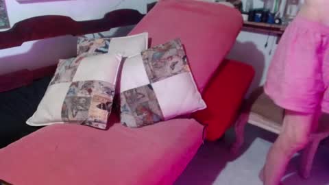 Laye19 online show from December 3, 2024, 2:47 am