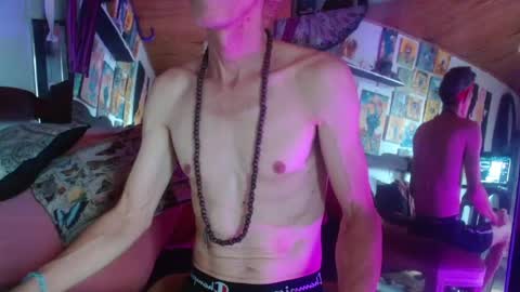 Laye19 online show from January 6, 2025, 9:54 pm