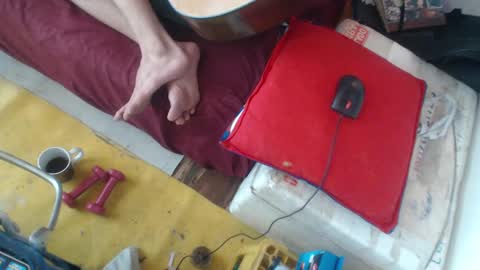 Laye19 online show from February 19, 2025, 6:54 pm