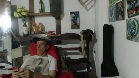 Laye19 online show from March 9, 2025, 11:46 pm