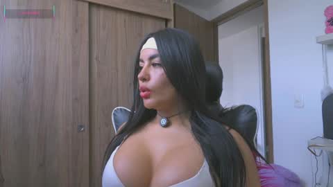 Snapshot of layla_nicols chatting on June 6, 2026, 4:12 pm Layla online show from June 6, 2026, 4:12 pm