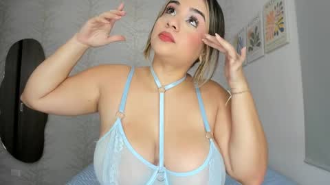 Layla Vanegas online show from February 28, 2025, 5:26 pm