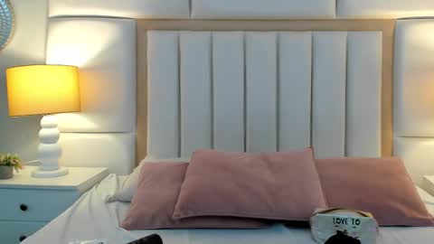 Lau online show from December 1, 2025, 7:19 pm