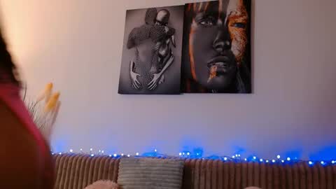 laylacruz online show from November 5, 2025, 6:46 am