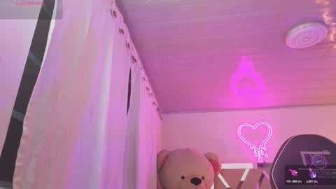 laylafoxy_tay online show from December 22, 2025, 3:14 am