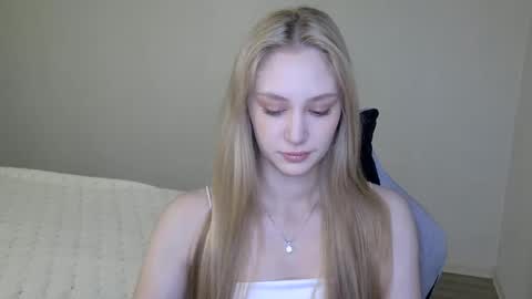 LaylaPretty001 online show from October 6, 2025, 4:10 am