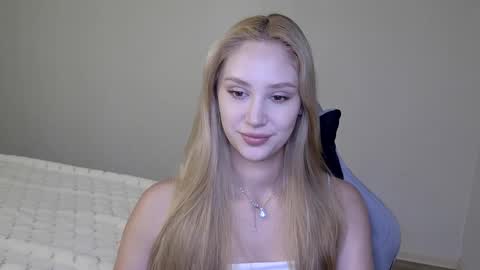 LaylaPretty001 online show from December 15, 2025, 5:23 am