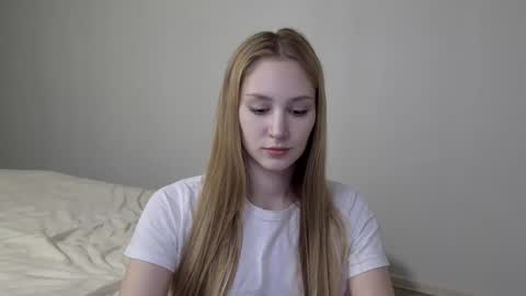 Laylla001 online show from December 3, 2024, 10:50 am