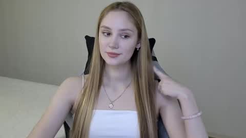 Laylla001 online show from February 12, 2025, 7:13 am