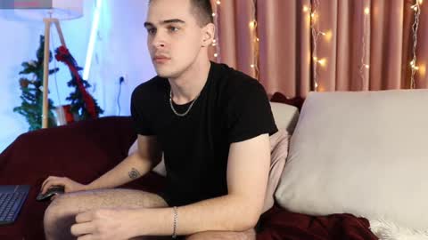 Snapshot of laynevibe chatting on January 9, 2025, 12:09 pm ntmu online show from January 9, 2025, 12:09 pm