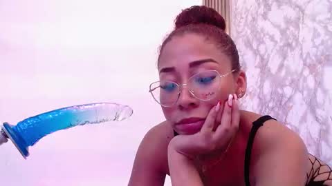 layra collins online show from November 17, 2025, 2:56 pm