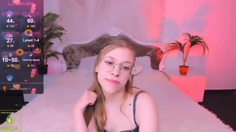 layriantavee online show from February 12, 2025, 8:38 am