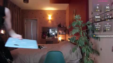 Snapshot of lazy_pepsi chatting on December 25, 2024, 7:45 pm Pansy online show from December 25, 2024, 7:45 pm