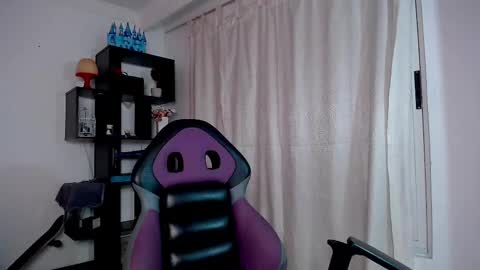 Snapshot of le_petit_princeb612 chatting on February 20, 2025, 4:28 am andres online show from February 20, 2025, 4:28 am