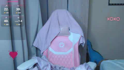 Snapshot of leah__gotty chatting on December 2, 2025, 2:06 am Leah Gotty online show from December 2, 2025, 2:06 am