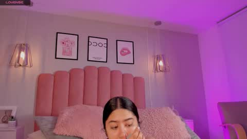 Leah online show from November 28, 2025, 3:04 pm