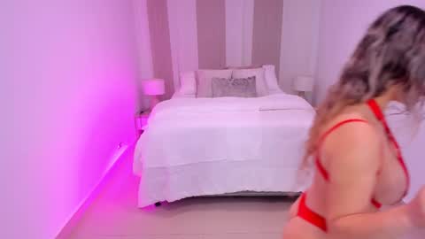 Leah  Greyy online show from November 18, 2025, 11:25 am