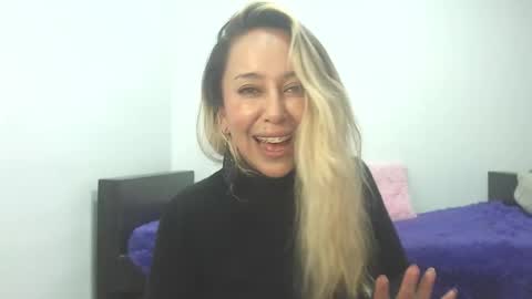 Snapshot of leah_susman chatting on September 25, 2025, 1:53 am leah_susman online show from September 25, 2025, 1:53 am